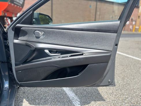 Used 2024 Hyundai Elantra Limited FWD image 27