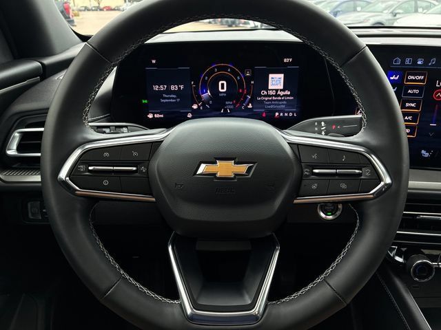 Used 2025 Chevrolet Traverse LT w/ Sun and Wheel Package FWD image 25