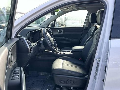 Used 2023 Kia Sorento S w/ Panoramic Sunroof Package image 18