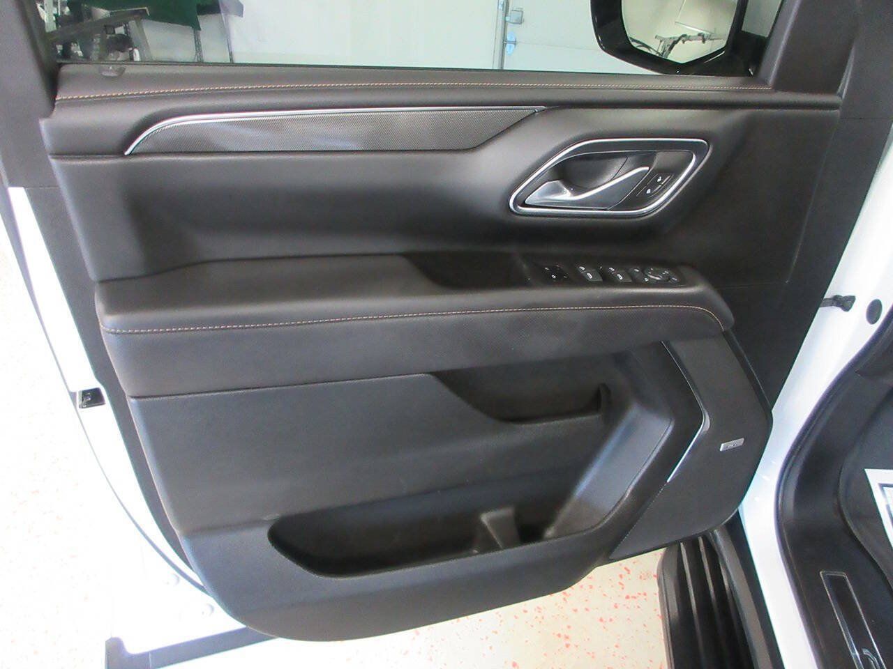 Used 2024 GMC Yukon AT4 w/ Technology Package AWD/4WD image 36