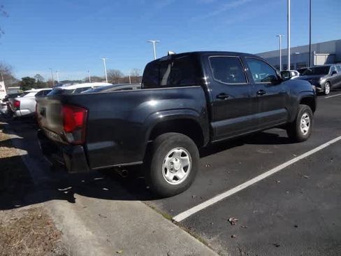 Used 2021 Toyota Tacoma SR image 6