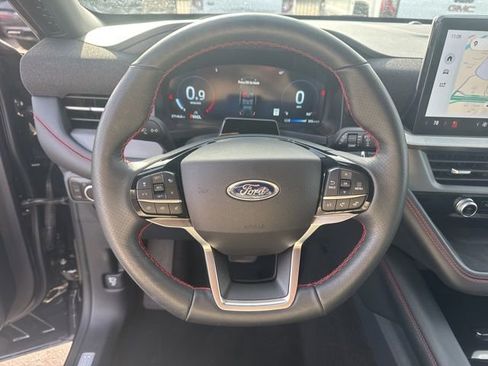 Used 2025 Ford Explorer ST-Line w/ ST-Line Street Pack image 14