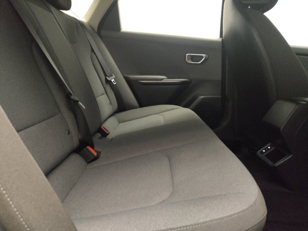 Used 2025 Kia K4 FWD image 19