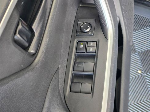 Used 2022 Toyota RAV4 LE AWD/4WD image 19