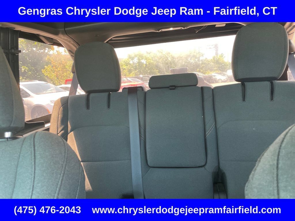 Certified 2024 Jeep Wrangler Unlimited w/ Convenience Group AWD/4WD image 53