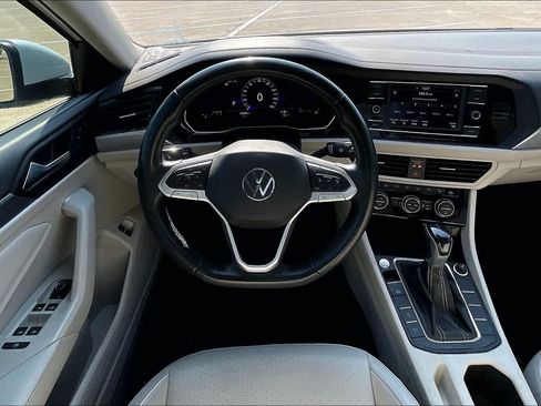 Used 2023 Volkswagen Jetta SE w/ Panoramic Sunroof Package FWD image 13