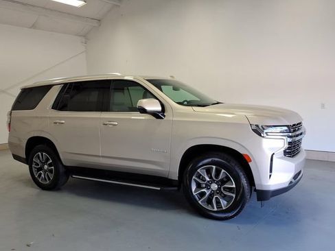 Used 2023 Chevrolet Tahoe LT w/ Luxury Package RWD image 2