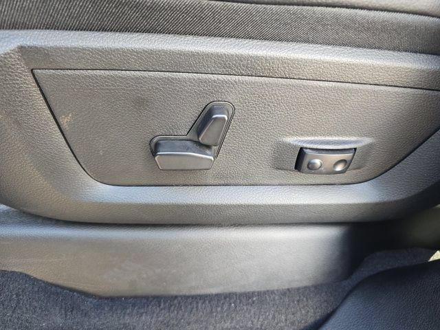 Used 2025 RAM 2500 Laramie AWD/4WD image 15