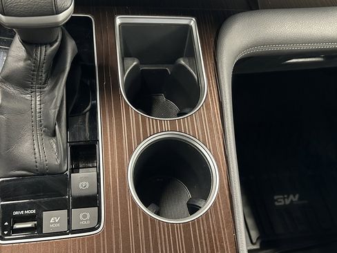 Used 2022 Toyota Sienna XLE image 31