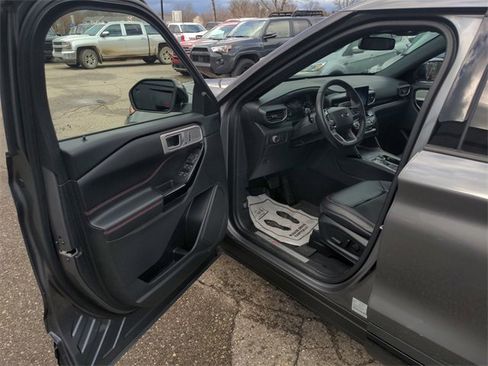 Certified 2022 Ford Explorer ST-Line image 9