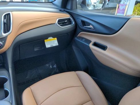 Used 2019 Chevrolet Equinox Premier FWD image 18