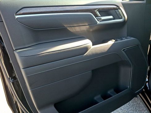 New 2026 GMC Sierra 1500 SLE image 8