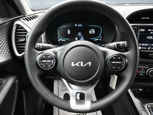 Used 2023 Kia Soul LX w/ Option Group 015 FWD image 13