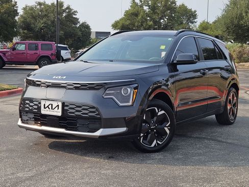 Used 2023 Kia Niro Wind w/ Wind Preserve Package FWD image 1