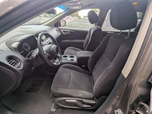 Used 2014 Nissan Pathfinder S AWD/4WD image 16