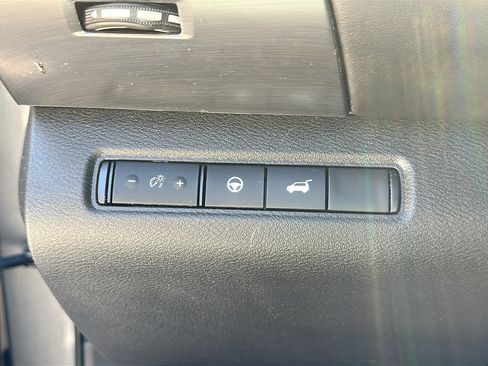 Used 2024 Nissan Pathfinder SL w/ SL Premium Package AWD/4WD image 15