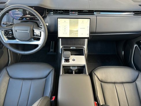New 2025 Land Rover Range Rover SE image 12