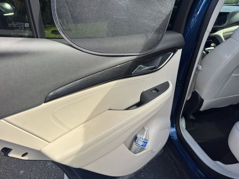 Used 2022 Buick Envision Essence w/ Technology Package I image 16