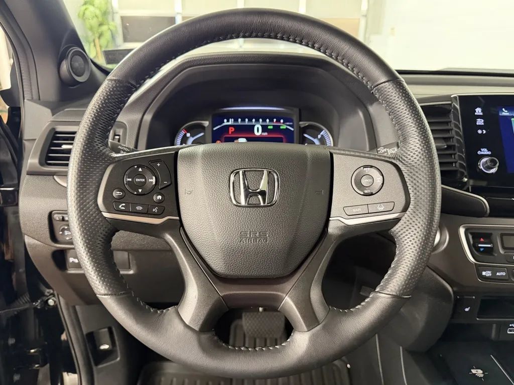 Used 2025 Honda Passport EX-L image 21