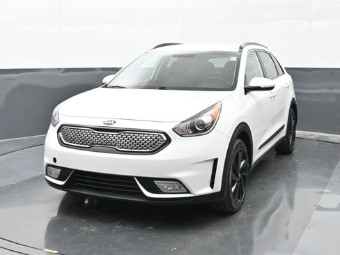 Used 2019 Kia Niro S Touring image 4
