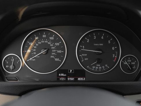 Used 2018 BMW 320i Sedan image 16