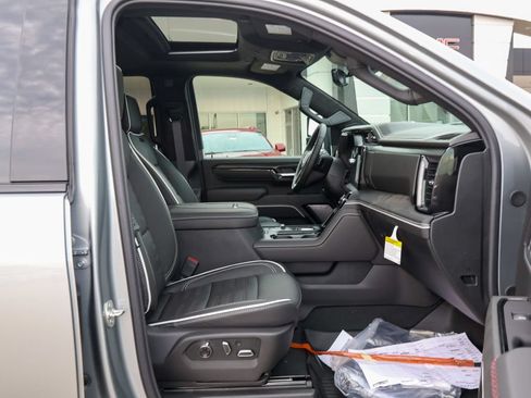 New 2026 GMC Sierra 2500 AT4X w/ LPO, Black Badging Package AWD/4WD image 34