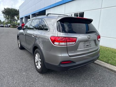 Used 2016 Kia Sorento FWD w/ LX Convenience Package image 4