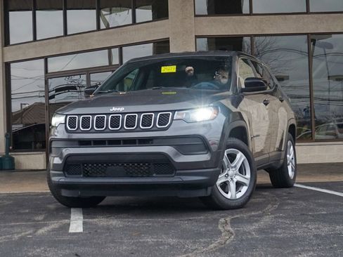 Used 2023 Jeep Compass Sport image 10