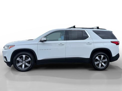 Used 2020 Chevrolet Traverse LT w/ LT Premium Package image 2