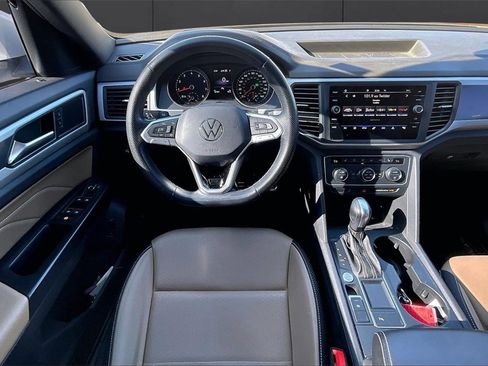 Used 2021 Volkswagen Atlas Cross Sport SE w/ Panoramic Sunroof Package image 5