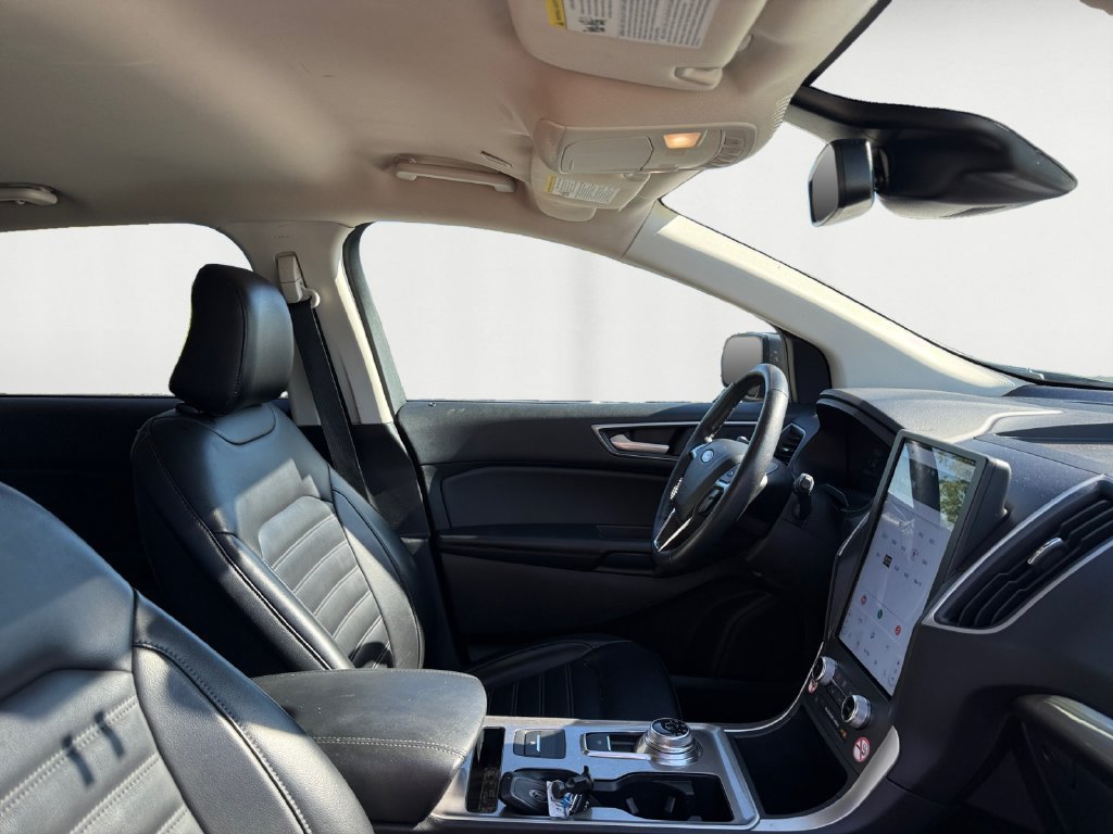 Used 2024 Ford Edge SEL AWD/4WD image 16