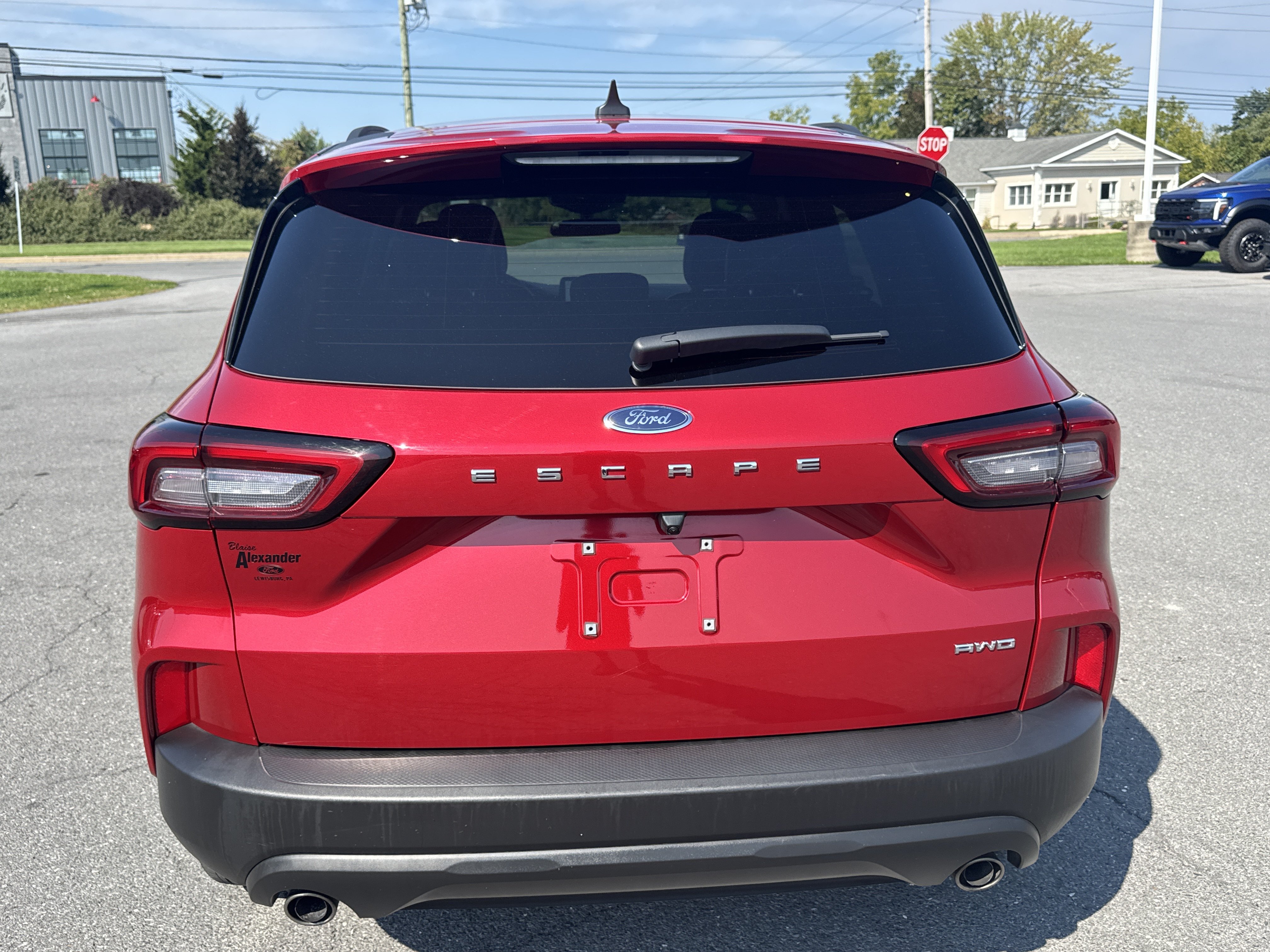 Used 2025 Ford Escape ST-Line Select AWD/4WD image 5