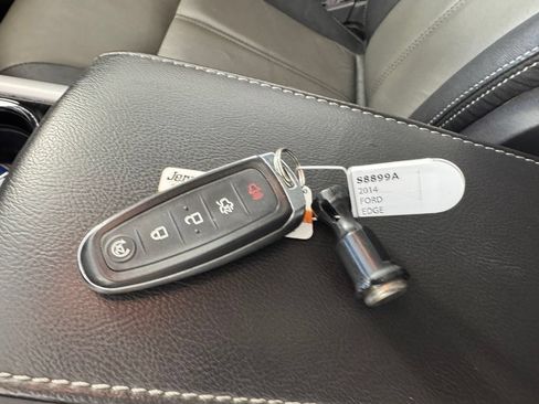 Used 2014 Ford Edge Sport w/ Driver Entry Package FWD image 3