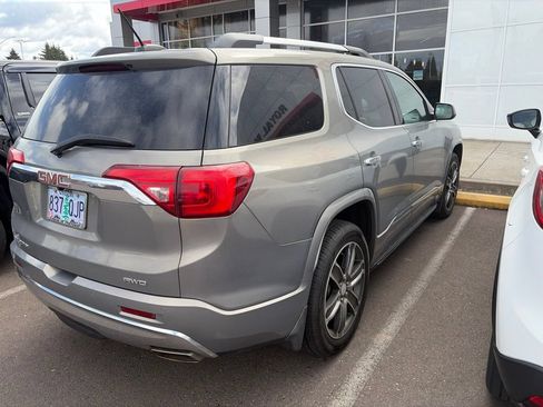 Used 2019 GMC Acadia Denali w/ Technology Package AWD/4WD image 7