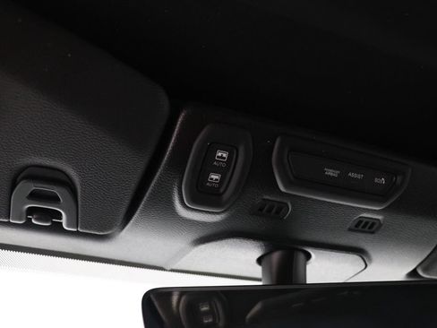 Used 2022 Jeep Wrangler Unlimited Sahara AWD/4WD image 30