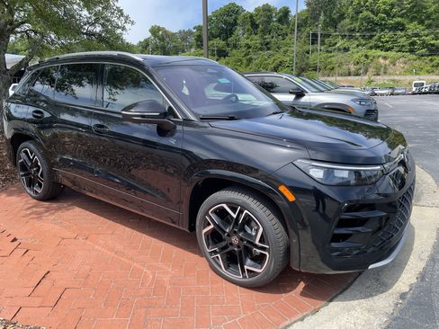 New 2026 Volkswagen Tiguan SEL R-Line AWD/4WD image 3
