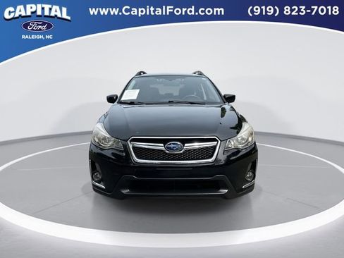 Used 2016 Subaru Crosstrek 2.0i Premium image 3