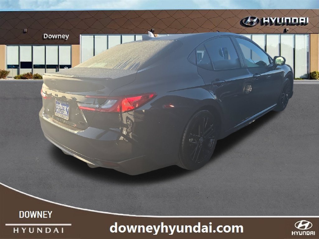 Used 2025 Toyota Camry SE w/ Convenience Package FWD image 5