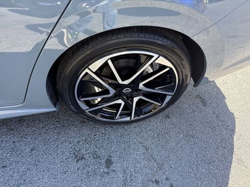 New 2025 Nissan Sentra SR w/ SR Premium Package FWD image 21