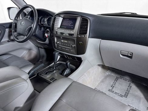 Used 2007 Toyota Land Cruiser image 31