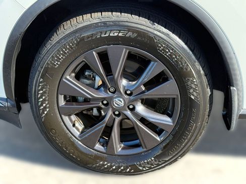 Used 2018 Nissan Murano SV w/ Premium Package image 12