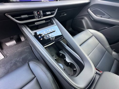 Used 2026 Porsche Macan Electric RWD image 29
