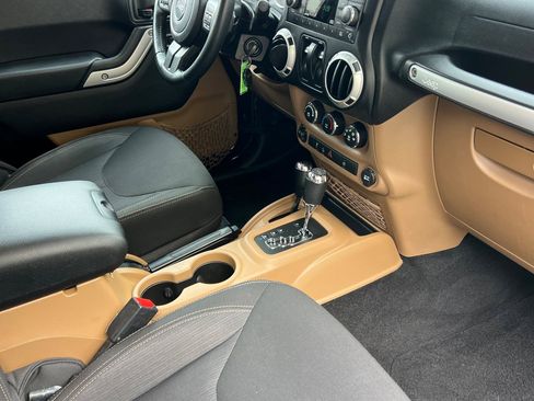 Used 2015 Jeep Wrangler Sahara w/ Connectivity Group image 16