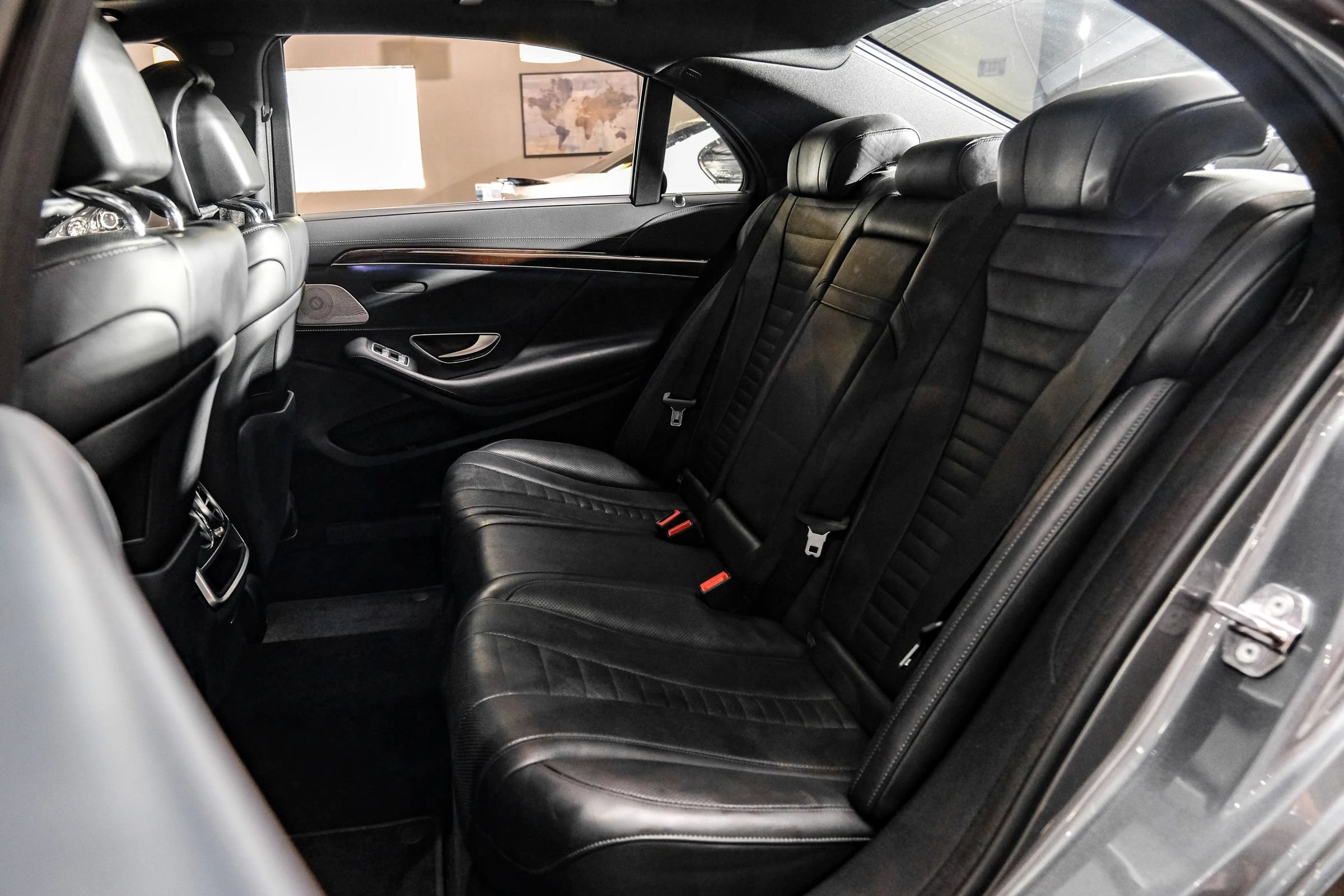 Used 2018 Mercedes-Benz S 560 4MATIC Sedan image 36