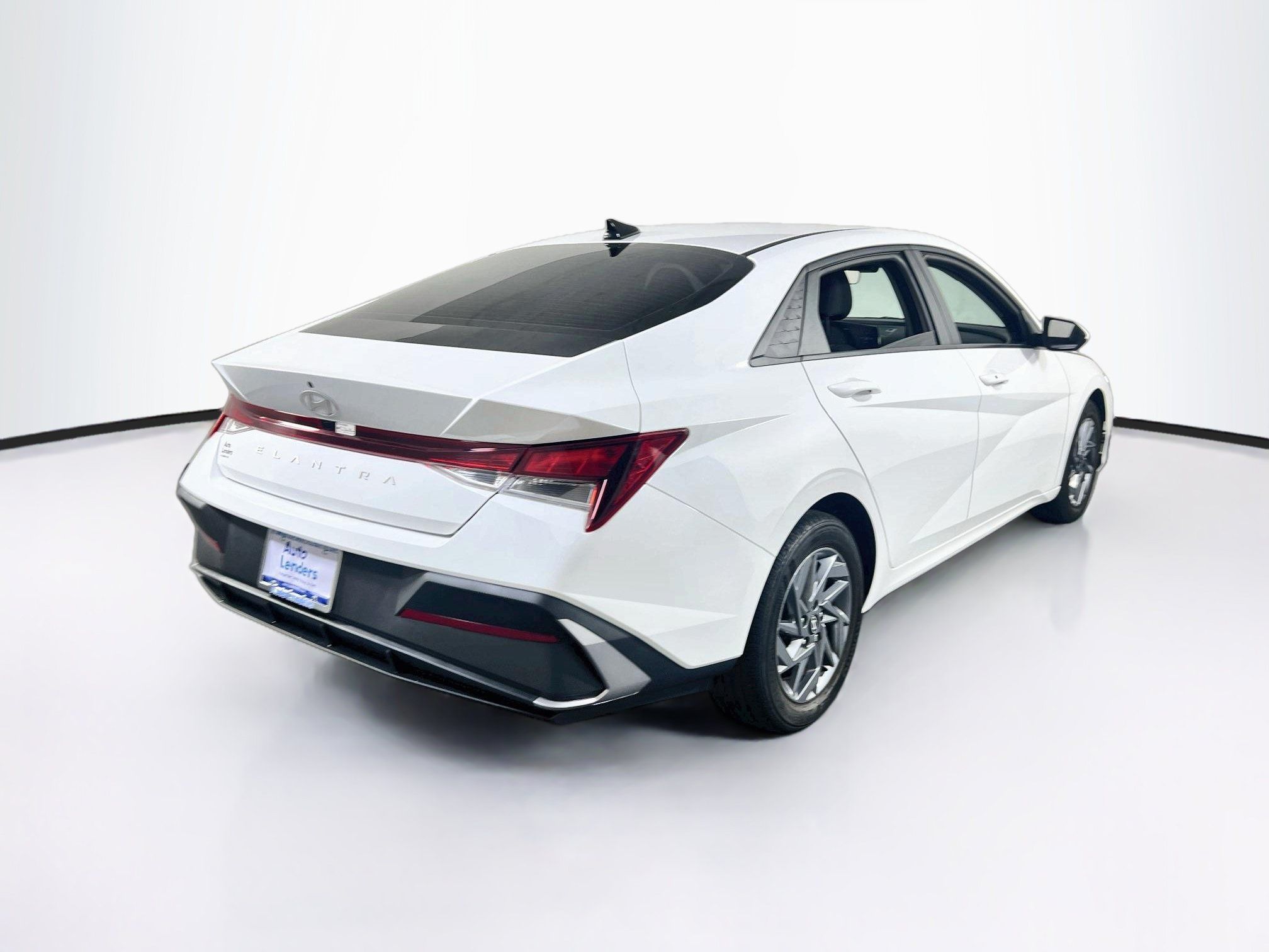 Used 2024 Hyundai Elantra SEL FWD image 5