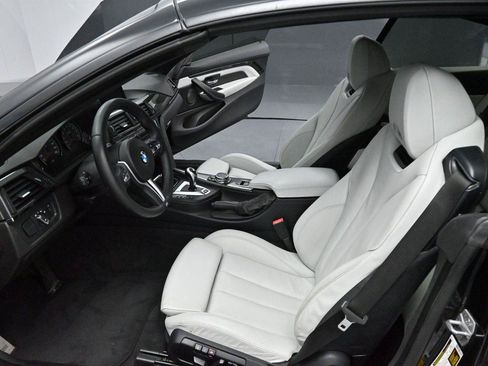 Used 2015 BMW M4 Convertible RWD image 11