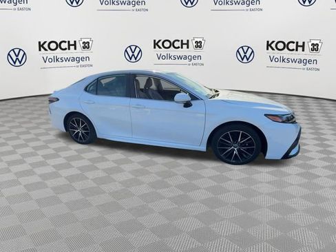 Used 2023 Toyota Camry SE image 39