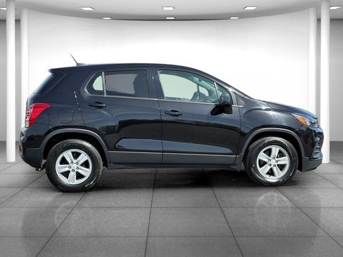 Used 2020 Chevrolet Trax LS w/ Tint and Cruise Package image 8