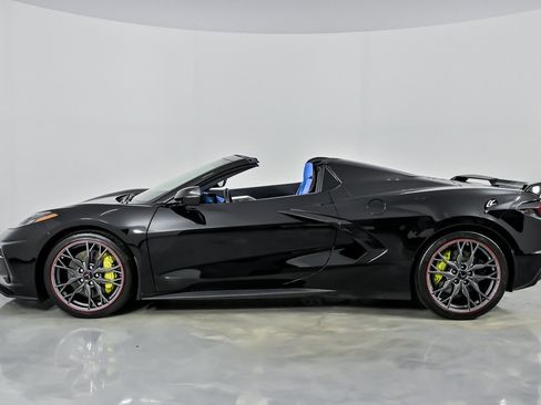 Used 2023 Chevrolet Corvette Stingray Premium Conv w/ Z51 Performance Package RWD image 8