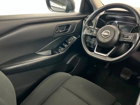 Used 2024 Nissan Rogue S AWD/4WD image 12